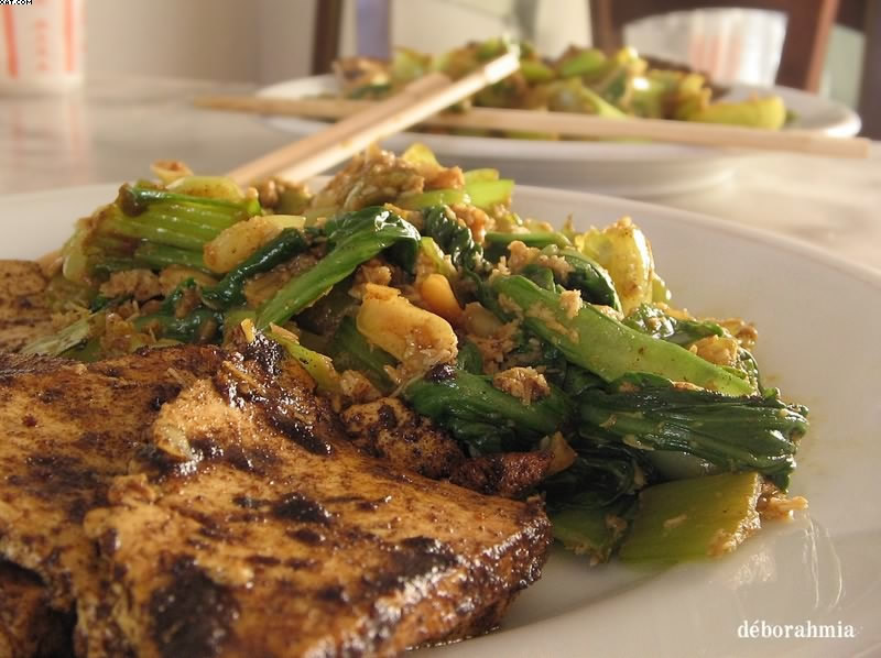 Tofu and Bok Choy with Peanuts