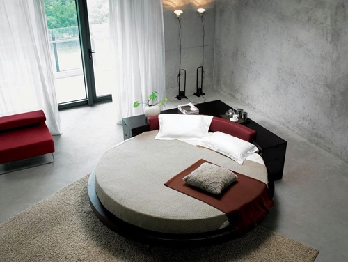 10 Large impressive platform bed – Sweet dreams!