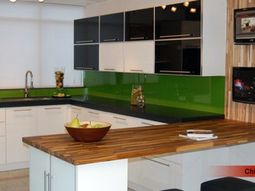 10 elegant, attractive kitchens with original equipment