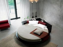 10 Large impressive platform bed – Sweet dreams!