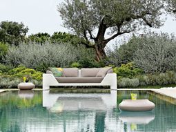21 poly rattan garden furniture suitable for your garden, patio or balcony from Roche Bobois