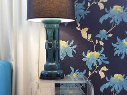 Blue color palette in vibrant interior design – chic, relaxing atmosphere at home