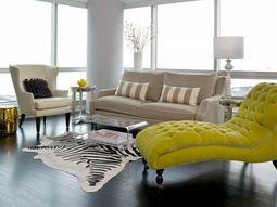 Coffee table made of acrylic glass complements any living room furniture