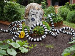 Cool art in the municipal garden in Pittsburgh