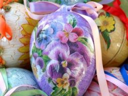 Decoupage on Easter egg