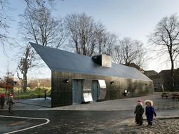 Designer house located with mirrored façade in Copenhagen
