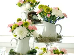 Easter decoration with spring flowers