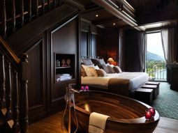 Exquisite wooden bathtubs from Unique Wood Design