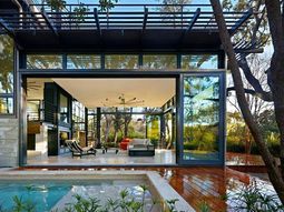 Green Lantern residence in Texas – a great example of sustainable architecture