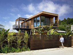 Ingenious house design offers protection against flooding