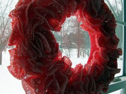 Make cupcake paper Valentine's Day Wreath itself