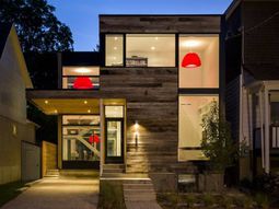 Minimalist Residence in Ottawa: Elegant conversion of a barn