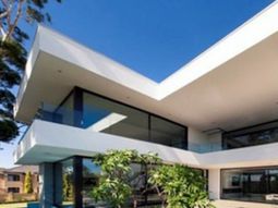 Modern house with gorgeous views in Australia