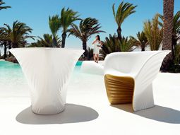 No boundaries between structure and form – Biophilia aesthetic furniture collection