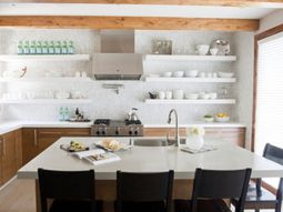 Open kitchen shelves make professional