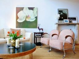 Quiet cool house, secluded in the Downtown Toronto