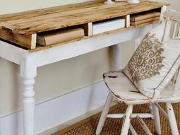 Save money and Customizing – 21 DIY Desks from Euro pallets