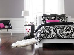 Set fresh accents – sofas and cushions in cool, modern style