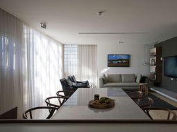 Small Apartment in Sydney – chic contemporary decor of Minosa Design Studio