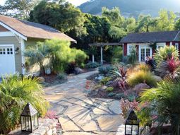 Stone slabs in the garden – useful advice for the design in the landscape style