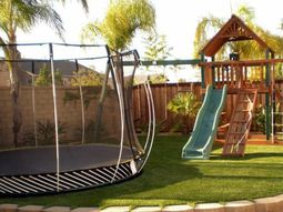 Summer fun with garden trampoline – What says Stiftung Warentest about