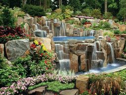 Swimming pool in the garden – landscape ideas for swimming pools