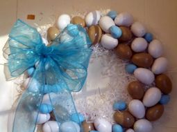 Tinker great blue Easter wreath itself