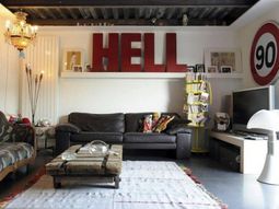 Vintage signs in interior use – stylish decoration ideas