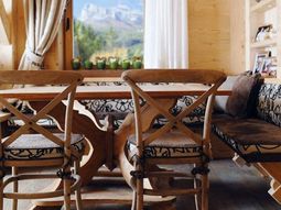 Wooden Interior Design – Elegant apartment in the rustic real wood