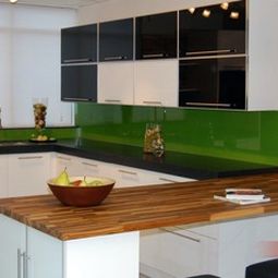 10 elegant, attractive kitchens with original equipment
