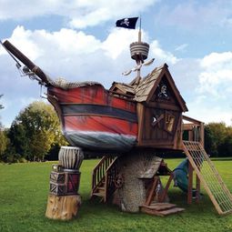 A cool game tower pirate ship for your kids