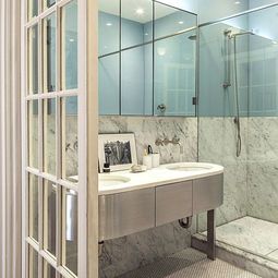 A few tips for the bathroom accessories and bathroom design, which enlarge the space