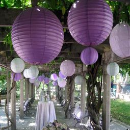A magical setting with lanterns – a touch of the Far East