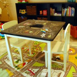 Amusing table to play – great idea for the kids
