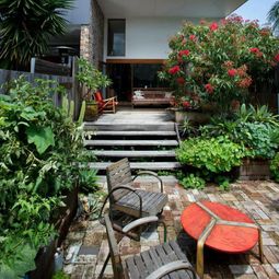 An eclectic house in Sydney shows colorful and playful interior