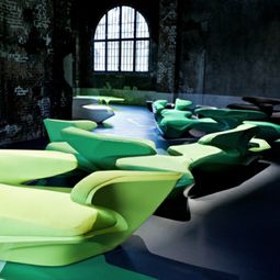 Attractive beautiful designer sofa by Zaha Hadid for Cassina Contract