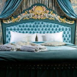 Baroque bedroom furniture – such as the nobles sleep