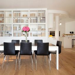Bookshelves wood – inspiring ideas for a great home library