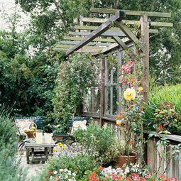 Clever Landscaping – stylish transition from the front to the back yard