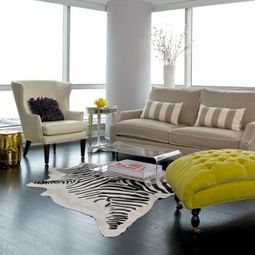 Coffee table made of acrylic glass complements any living room furniture