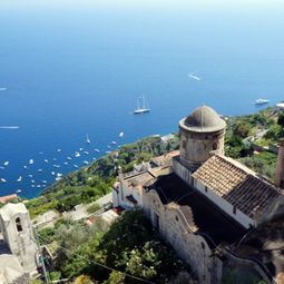 Color, decoration and other distinctive Mediterranean architecture
