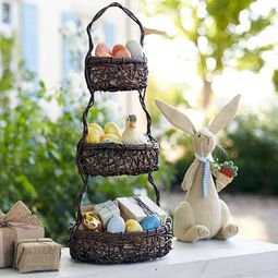 Cool Easter decoration ideas with Easter bunny and colorful Easter eggs