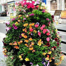 Cool flower towers – the absolute flowery garden design