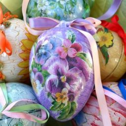 Decoupage on Easter egg