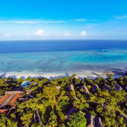 Dream Houses – Amazing house in the open sea with a bedroom under water