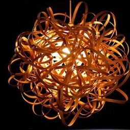 DURCHEINDANDER: Curved Floor Lamp made of wood – various lighting fixtures from designer Tom Raffield