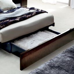 Everything cleared: 10 interesting beds with storage