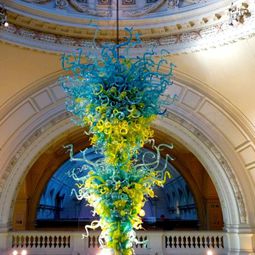Fantastic decoration of glass – Chihuly glass sculpture installation for your home