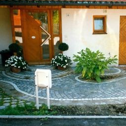 Front garden and driveway design &#8211; practical garden design ideas