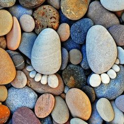 Garden decorations &#8211; stone feet are great Sommerdeko